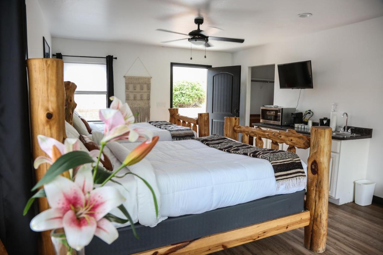 Creekside Lodge And Cabins Mayer 外观 照片