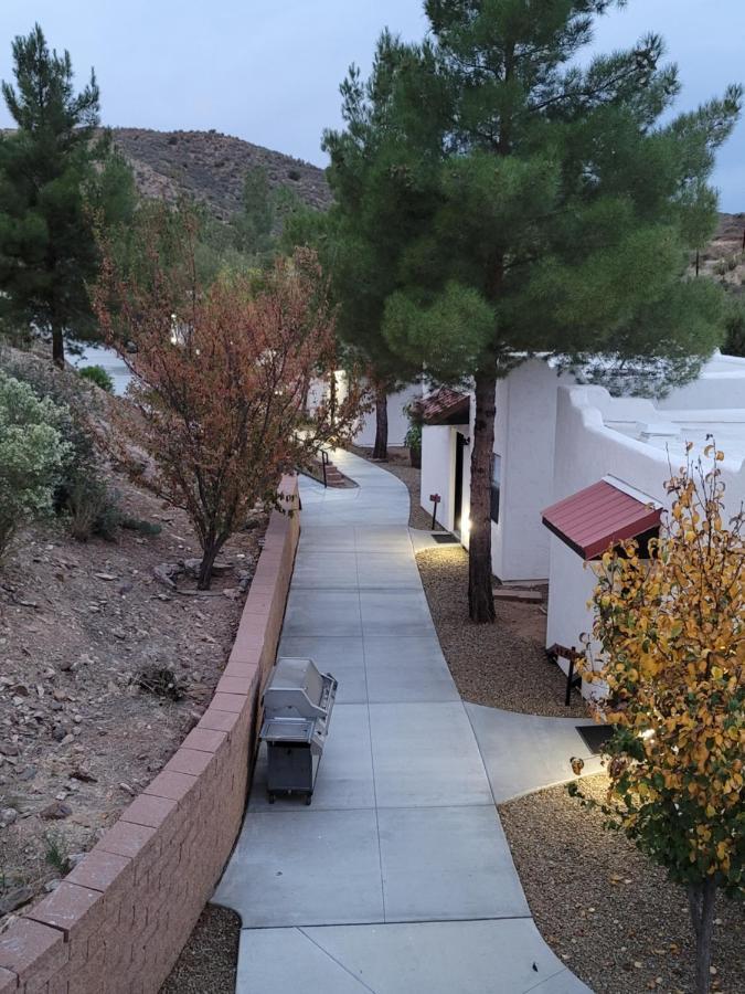 Creekside Lodge And Cabins Mayer 外观 照片