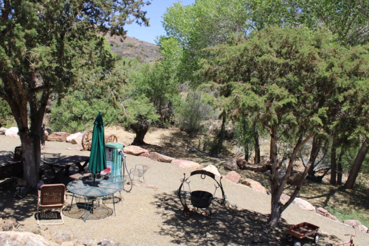 Creekside Lodge And Cabins Mayer 外观 照片